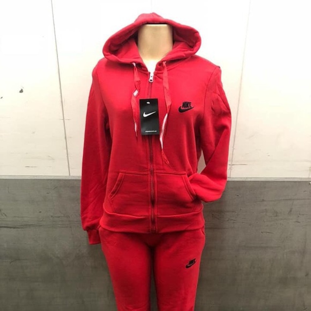 Nike Jogging Suits - Picture 4 of 6